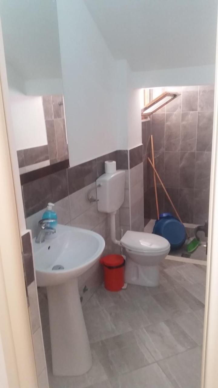 Velaj Apartments Orikum Eksteriør bilde